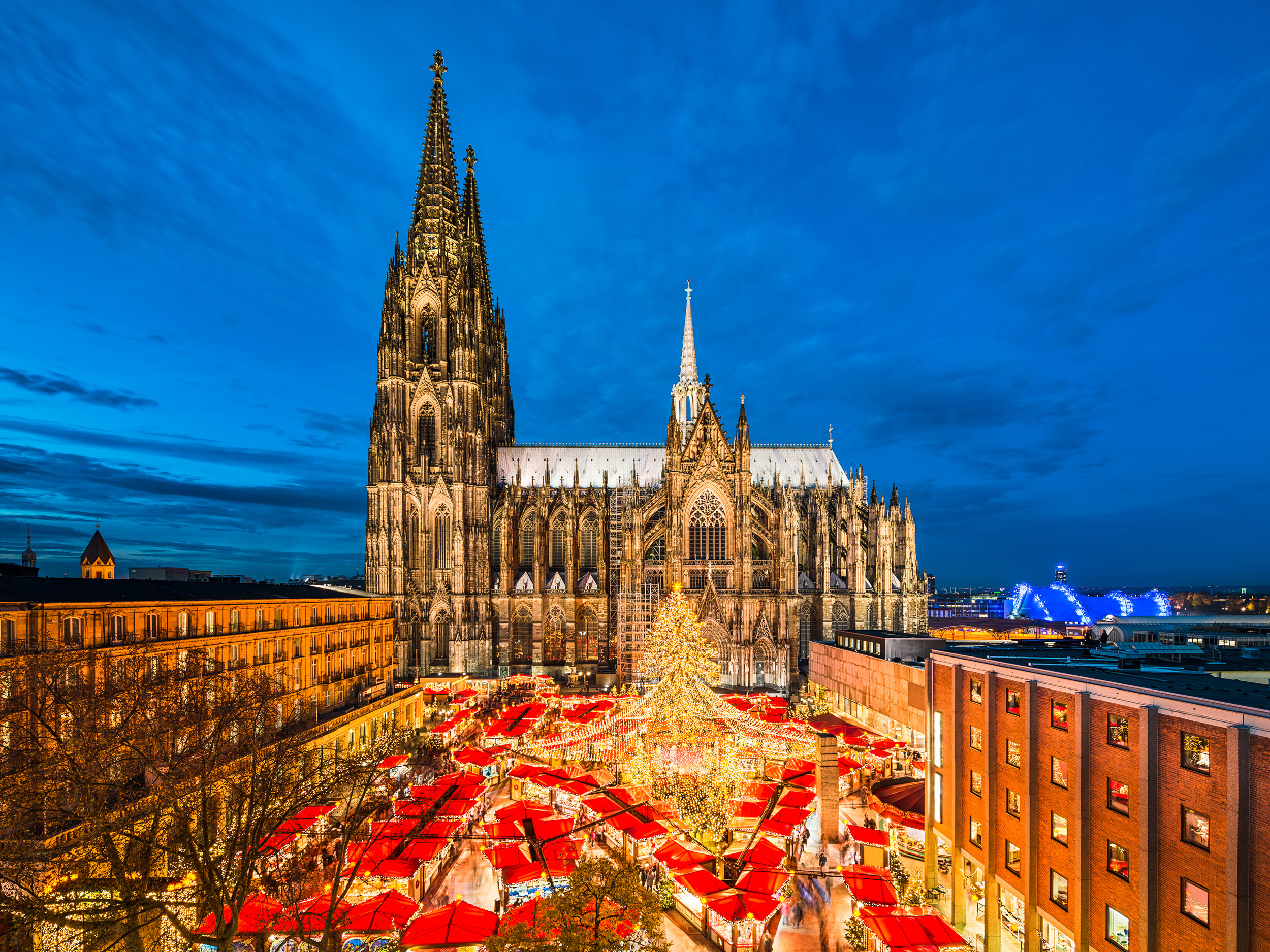 COLONIA KOLN CRUCEROS FLUVIALES RIO RHIN CRUCEROS EUROPA CRUCEROS FLUVIALES NAVIDAD AÑO NUEVO CRUCEROS FLUVIALES ALEMANIA MERCADILLOS DE NAVIDAD #ChristmasCruises #CrucerosNavidad #MercadillosDeNavidad #MercadillosNavidad